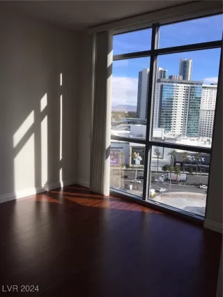 Photo #4: 2605023 Listing 