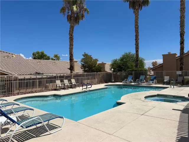 MLS: 2605046 Condo For Sale