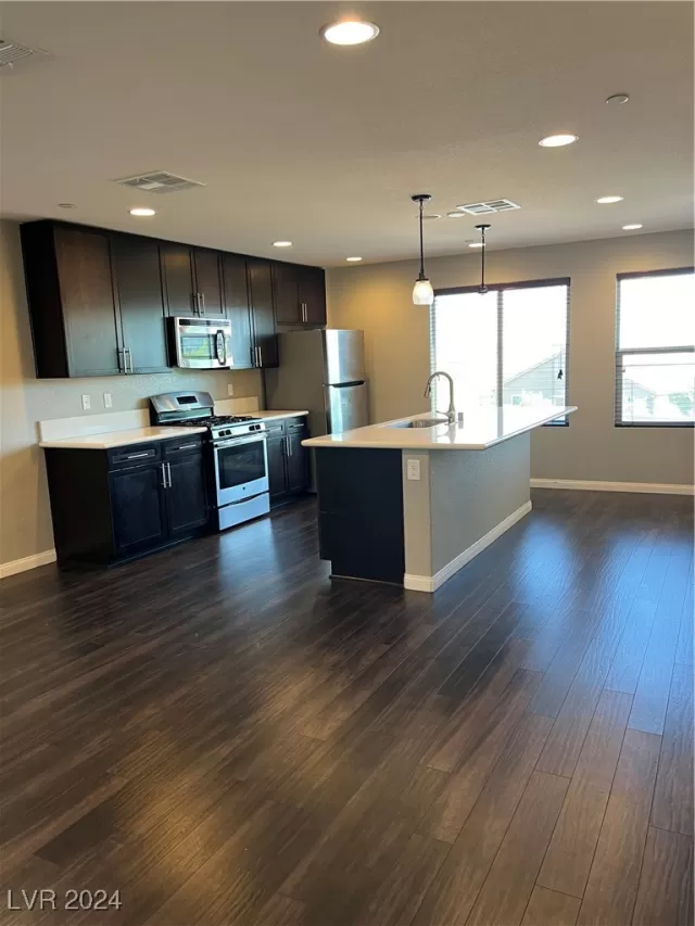 MLS: 2605050 Condo For Sale