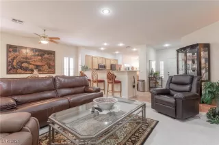 Photo #4: 2605084 Listing