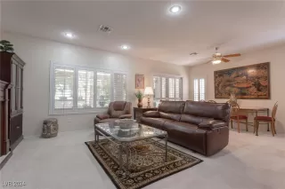 Photo #5: 2605084 Listing