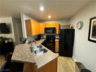 Photo #5: 2605087 Listing 