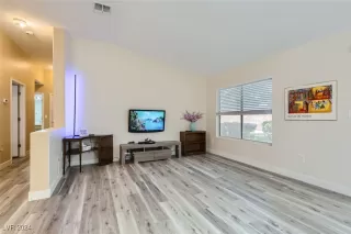 Photo #2: 2605088 Listing