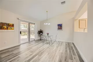 Photo #5: 2605088 Listing