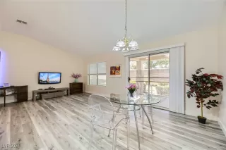 Photo #6: 2605088 Listing