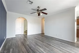 Photo #6: 2605091 Listing