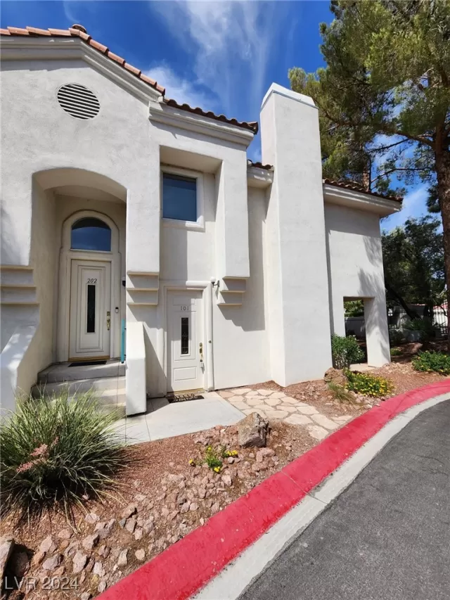 MLS: 2605098 Condo For Sale