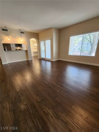 Photo #3: 2605098 Listing 