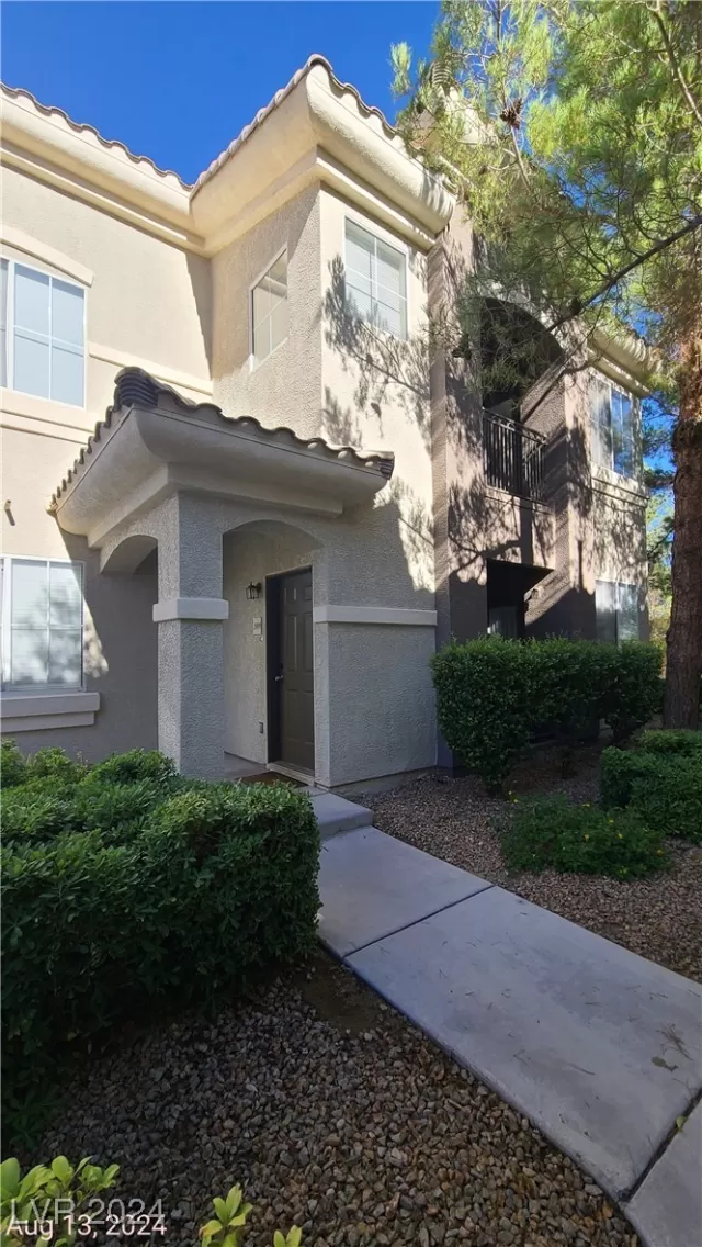 MLS: 2605100 Condo For Sale