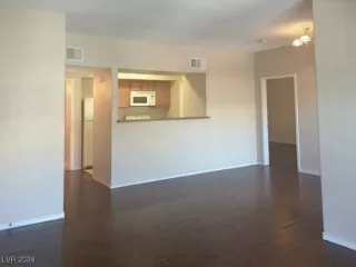 Photo #4: 2605135 Listing 