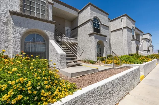 MLS: 2605153 Condo For Sale