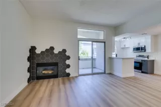 Photo #4: 2605153 Listing