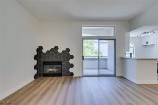 Photo #6: 2605153 Listing