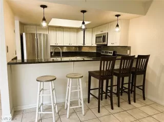 Photo #4: 2605213 Listing 