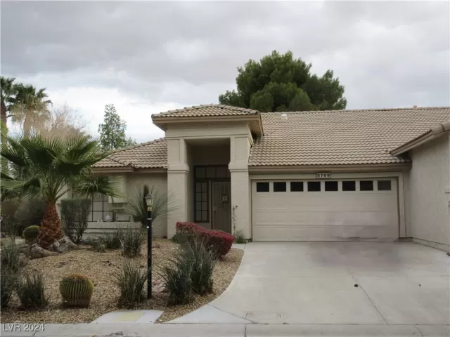 MLS: 2605215 Condo For Sale