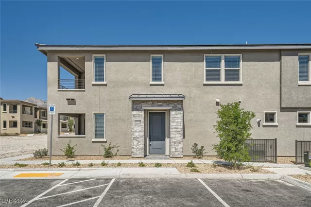 MLS: 2605262 Condo For Sale