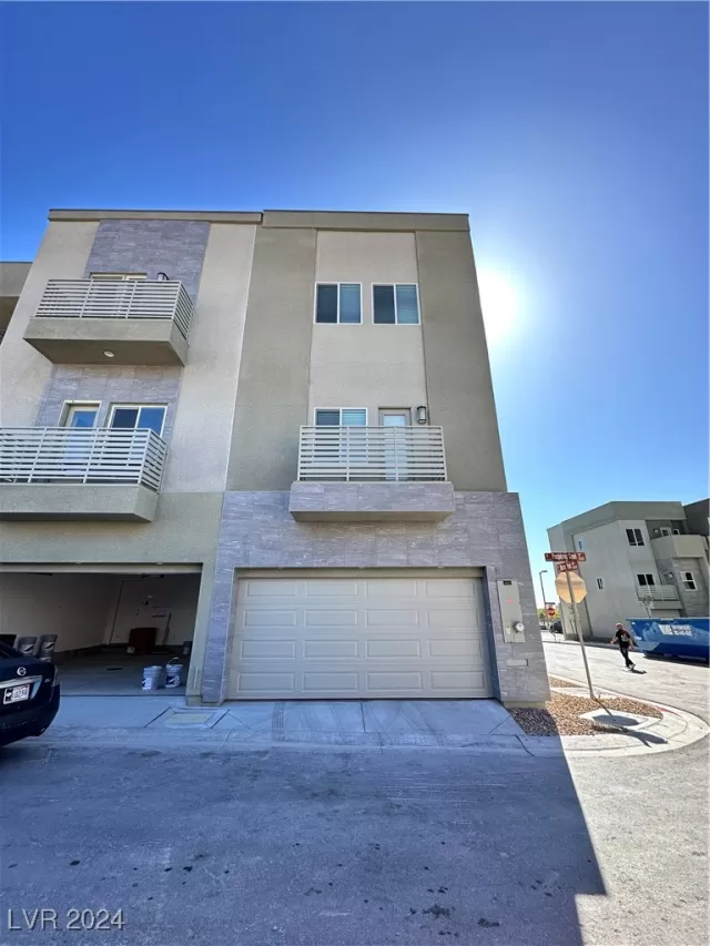 MLS: 2605297 Condo For Sale