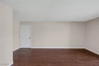 Photo #6: 2605317 Listing