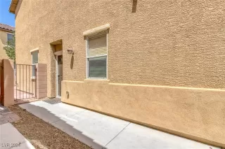 Photo #3: 2605336 Listing