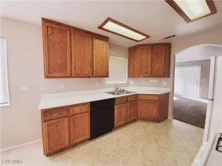 Photo #5: 2605360 Listing 