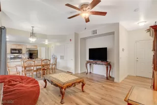 Photo #4: 2605389 Listing