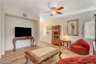 Photo #6: 2605389 Listing