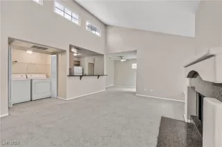 Photo #5: 2605404 Listing