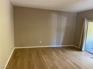 Photo #3: 2605418 Listing