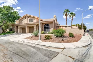 Photo #3: 2605425 Listing