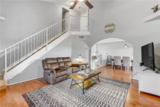 Photo #4: 2605425 Listing