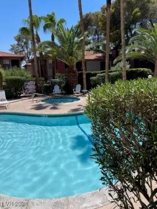 Photo #4: 2605461 Listing 