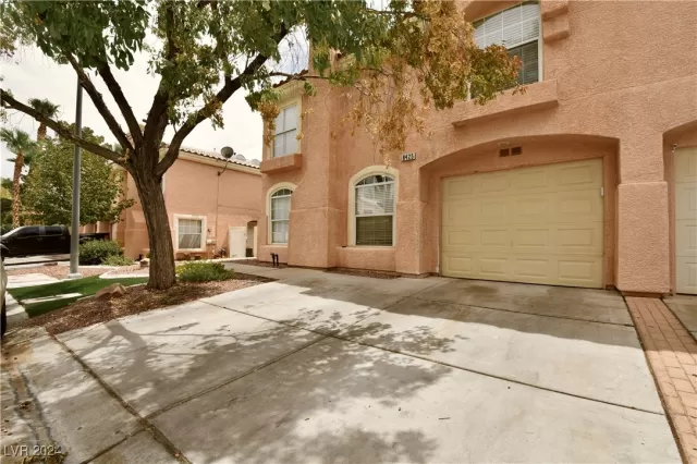 MLS: 2605472 Condo For Sale