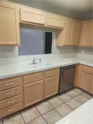 Photo #5: 2605475 Listing 