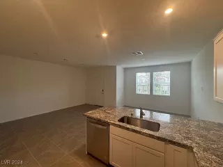 Photo #6: 2605499 Listing