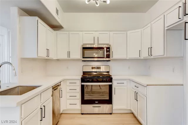 MLS: 2605514 Condo For Sale