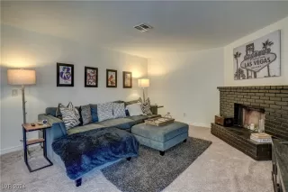 Photo #3: 2605545 Listing