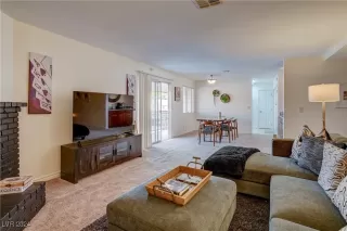 Photo #4: 2605545 Listing