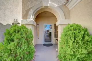 Photo #5: 2605546 Listing