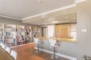 Photo #5: 2605562 Listing