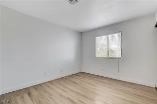 Photo #5: 2605573 Listing