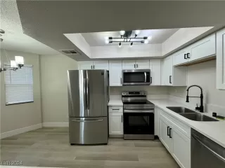 Photo #2: 2605584 Listing 