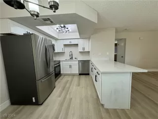 Photo #3: 2605584 Listing 