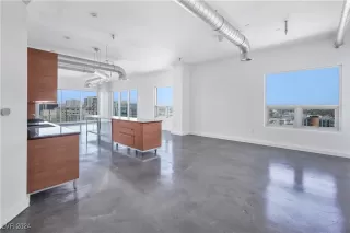 Photo #3: 2605595 Listing