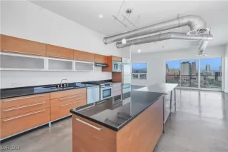 Photo #4: 2605595 Listing