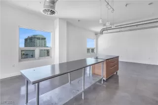 Photo #6: 2605595 Listing