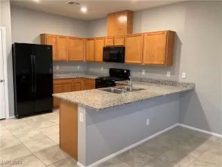 Photo #2: 2605636 Listing 