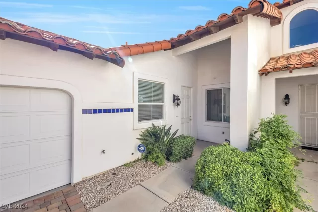 MLS: 2605655 Condo For Sale