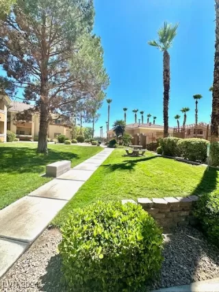 Photo #1: 2605659 Listing 