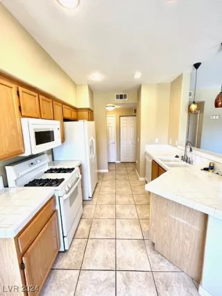 Photo #4: 2605659 Listing 