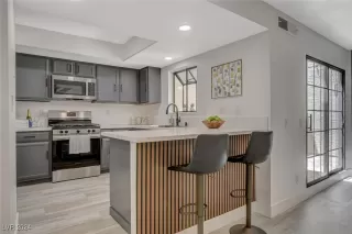 Photo #4: 2605675 Listing